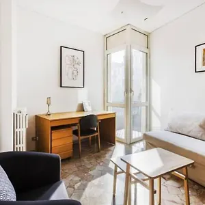 Appartamento Porta Romana Comfortable Flat Con Balcone, Milano